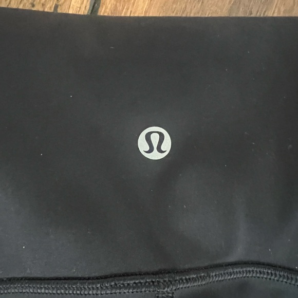 Lululemon Wunder Under Leggings 25” Black with Mesh Trim Size 8 - Picture 3 of 4